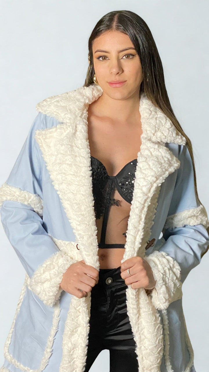 Gabán Cuero Confort - Peluche escama de dragón.